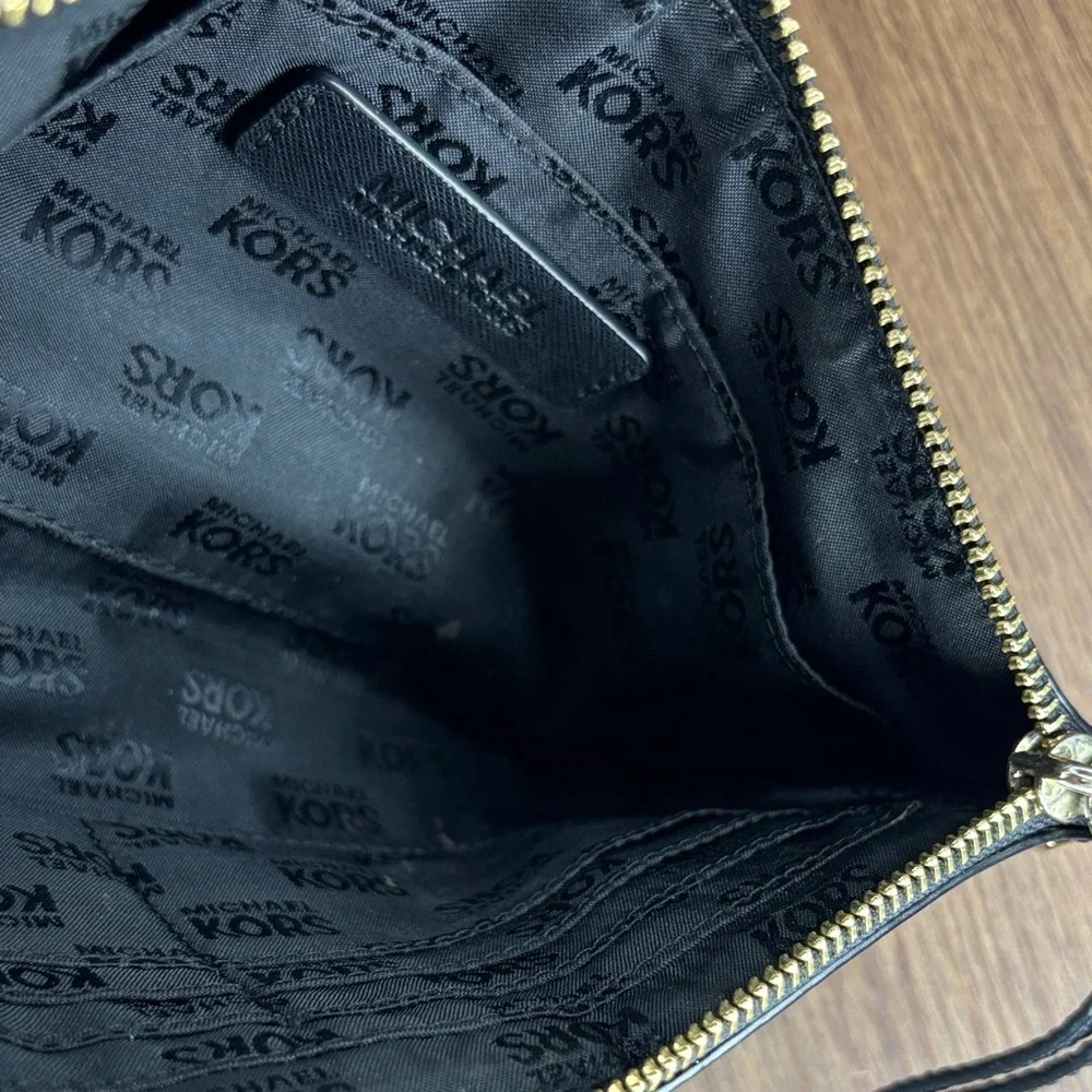 🔥🔥🔥Michael Kors Black Clutch with Gold Accents🔥🔥🔥